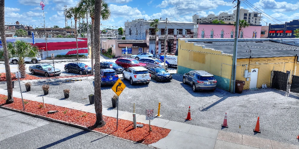 Downtown Kissimmee Commercial Opportunity with Parking