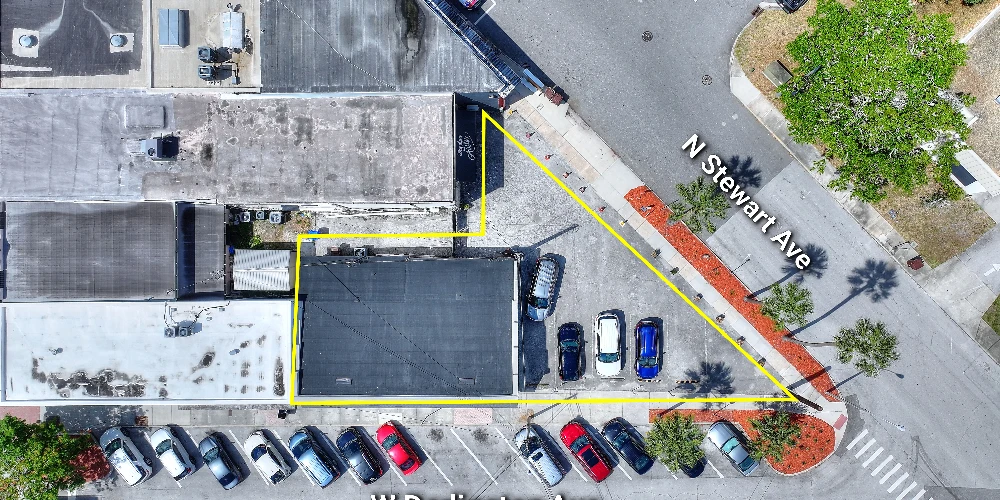 Downtown Kissimmee Commercial Opportunity with Parking