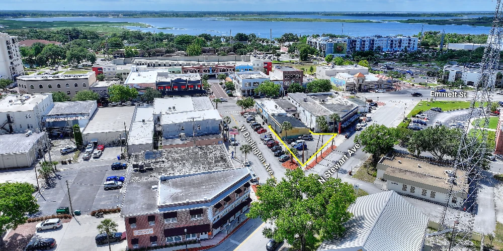 Downtown Kissimmee Commercial Opportunity with Parking