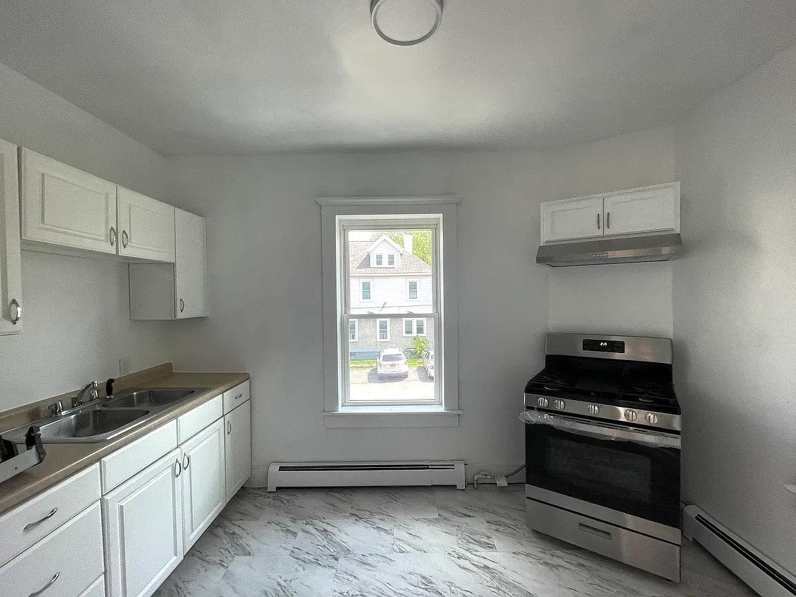 299.5 Clinton Street