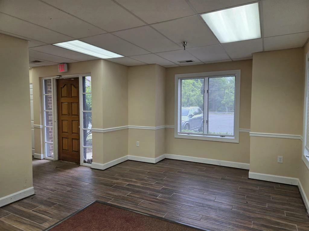 Established Office Campus Minutes from Route 5 & Beltway
