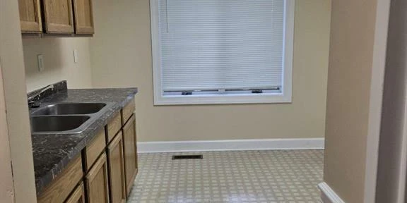 Established Office Campus Minutes from Route 5 & Beltway