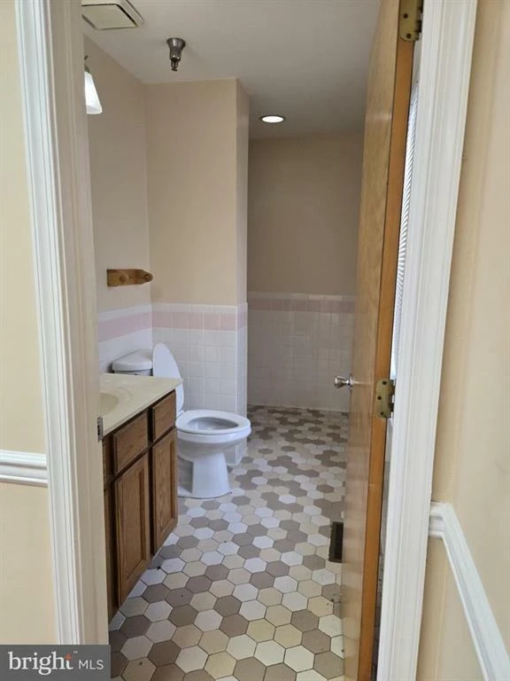 Established Office Campus Minutes from Route 5 & Beltway