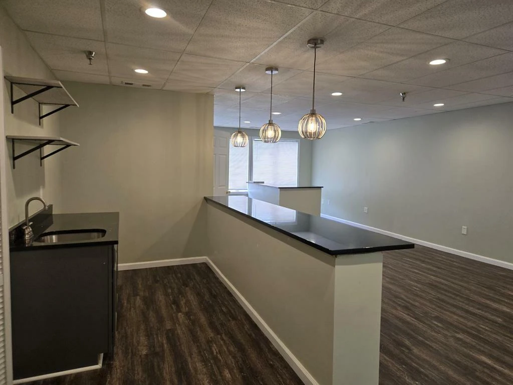 Established Office Campus Minutes from Route 5 & Beltway