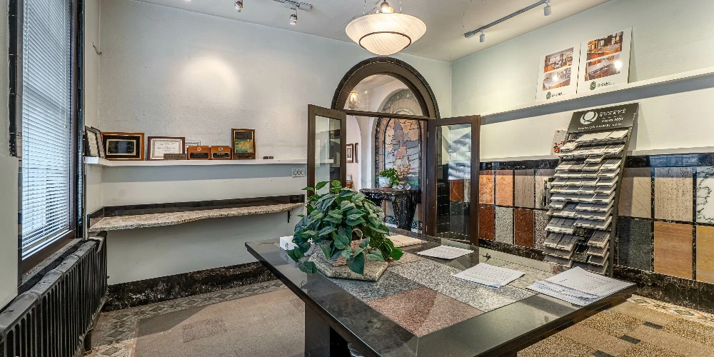 1085 E Delavan Ave - 21,400+/- SF Retail/Industrial Space