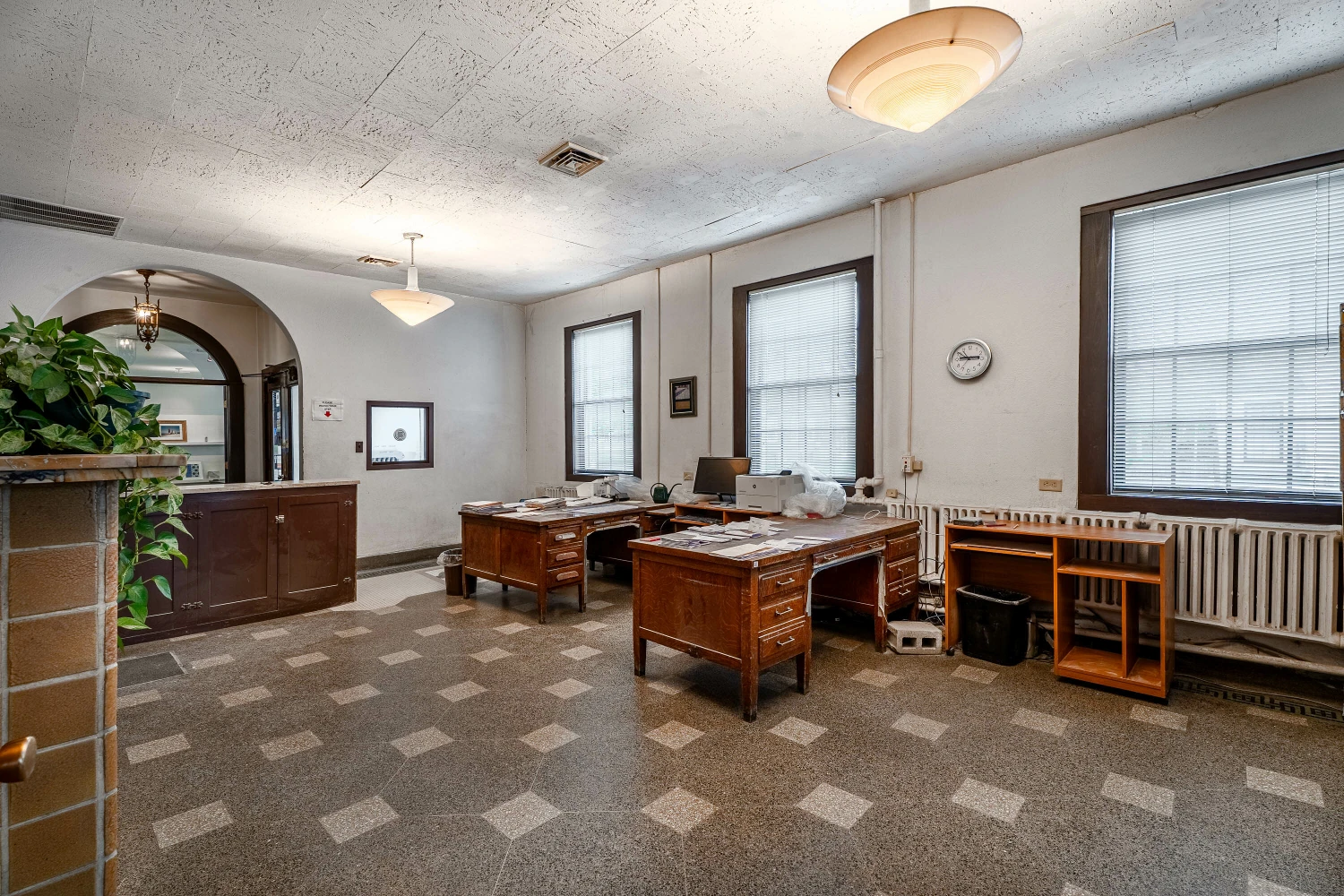 1085 E Delavan Ave - 21,400+/- SF Retail/Industrial Space