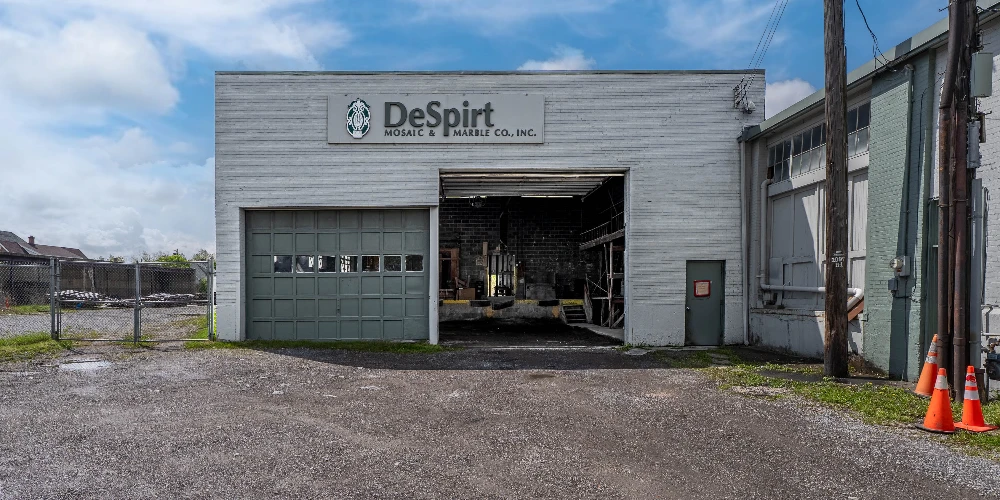 1085 E Delavan Ave - 21,400+/- SF Retail/Industrial Space