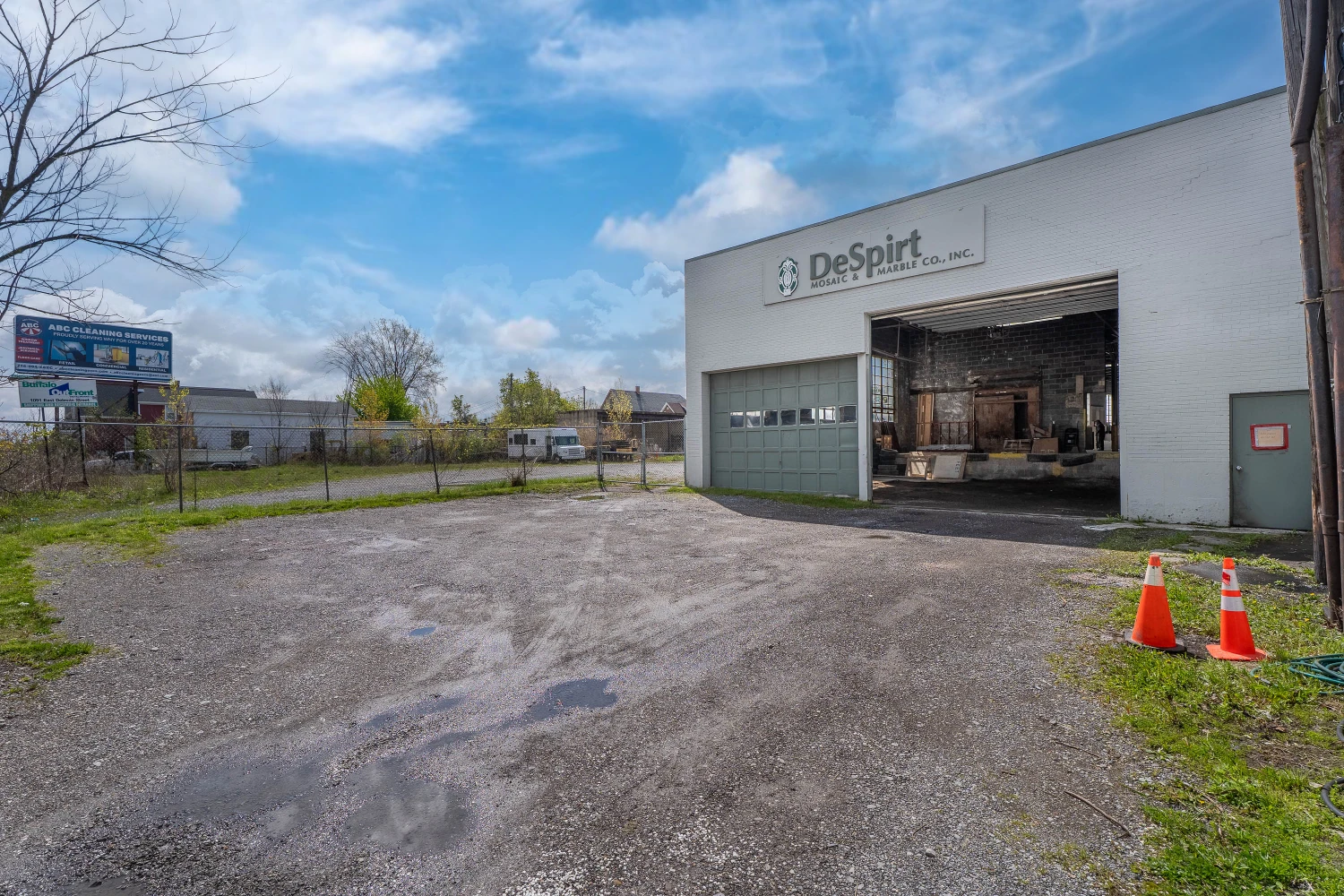 1085 E Delavan Ave - 21,400+/- SF Retail/Industrial Space