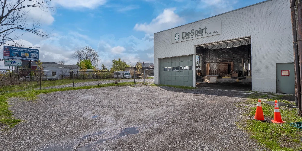 1085 E Delavan Ave - 21,400+/- SF Retail/Industrial Space