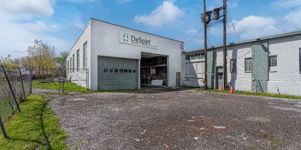 1085 E Delavan Ave - 21,400+/- SF Retail/Industrial Space