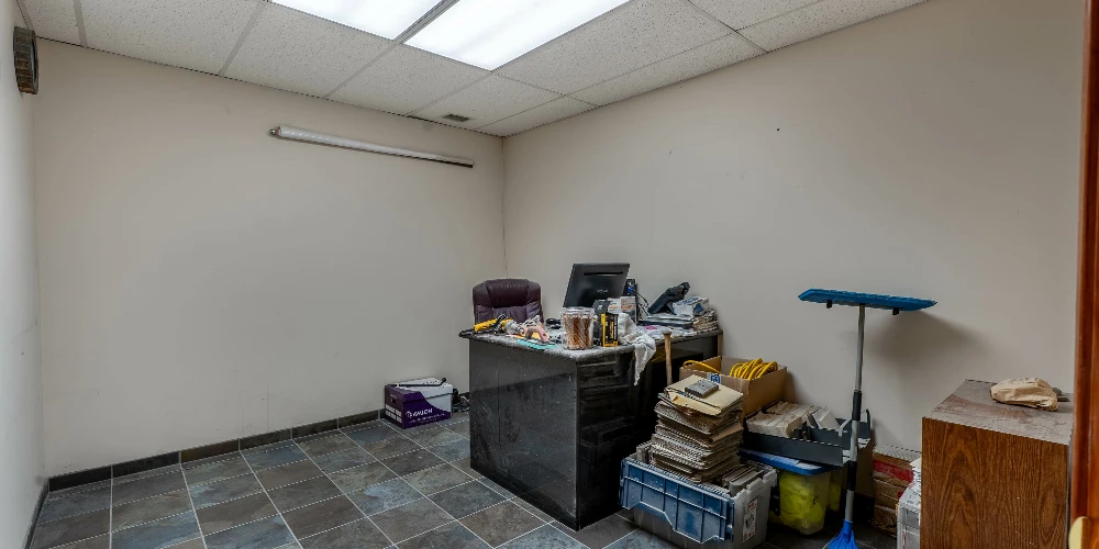 1085 E Delavan Ave - 21,400+/- SF Retail/Industrial Space