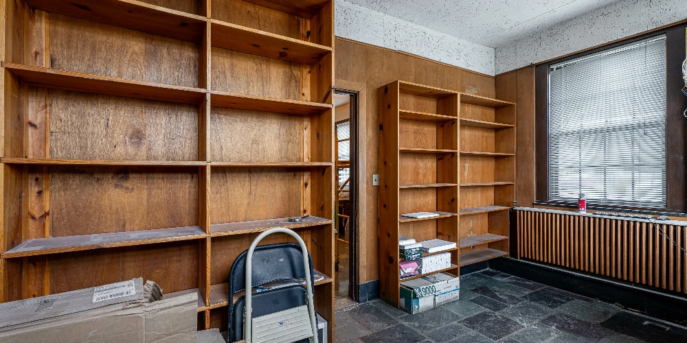 1085 E Delavan Ave - 21,400+/- SF Retail/Industrial Space