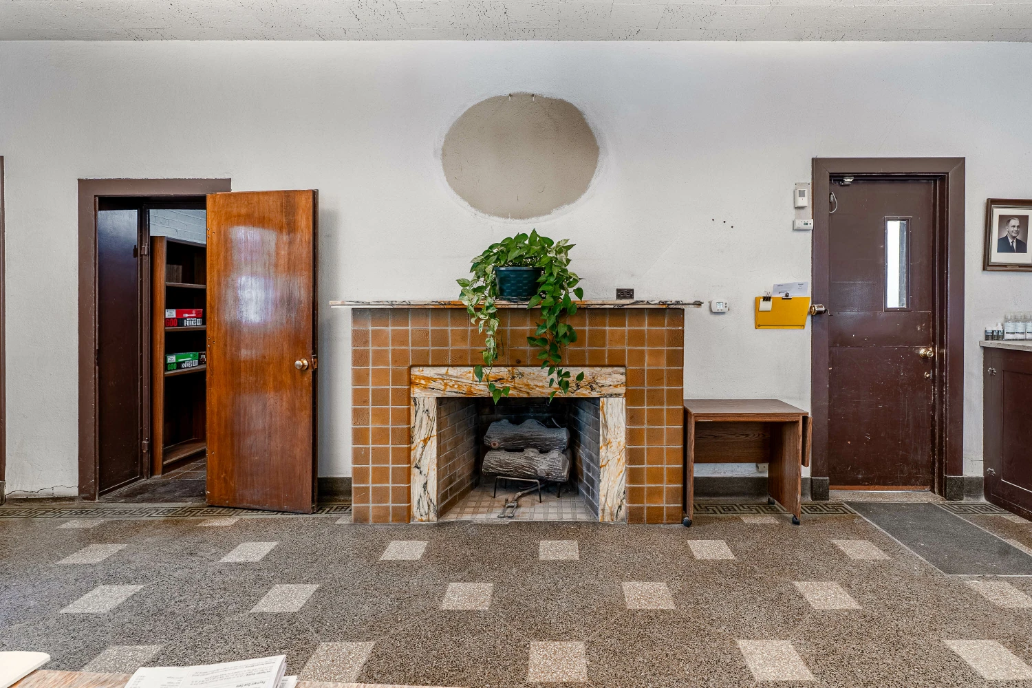 1085 E Delavan Ave - 21,400+/- SF Retail/Industrial Space