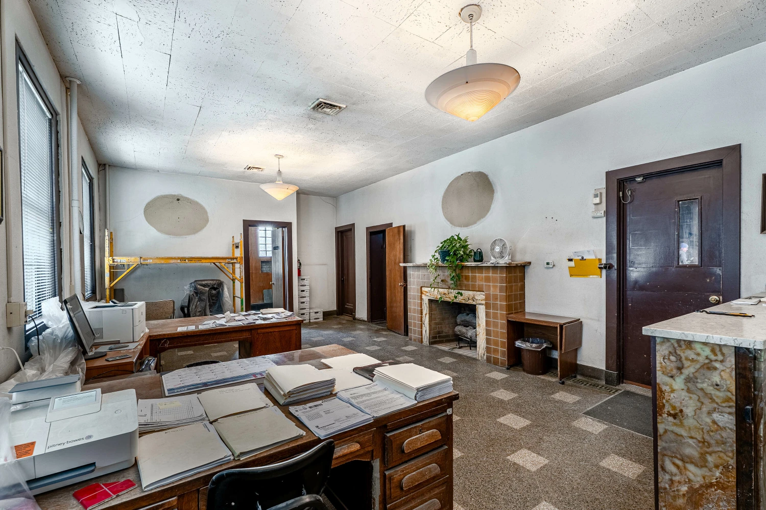 1085 E Delavan Ave - 21,400+/- SF Retail/Industrial Space