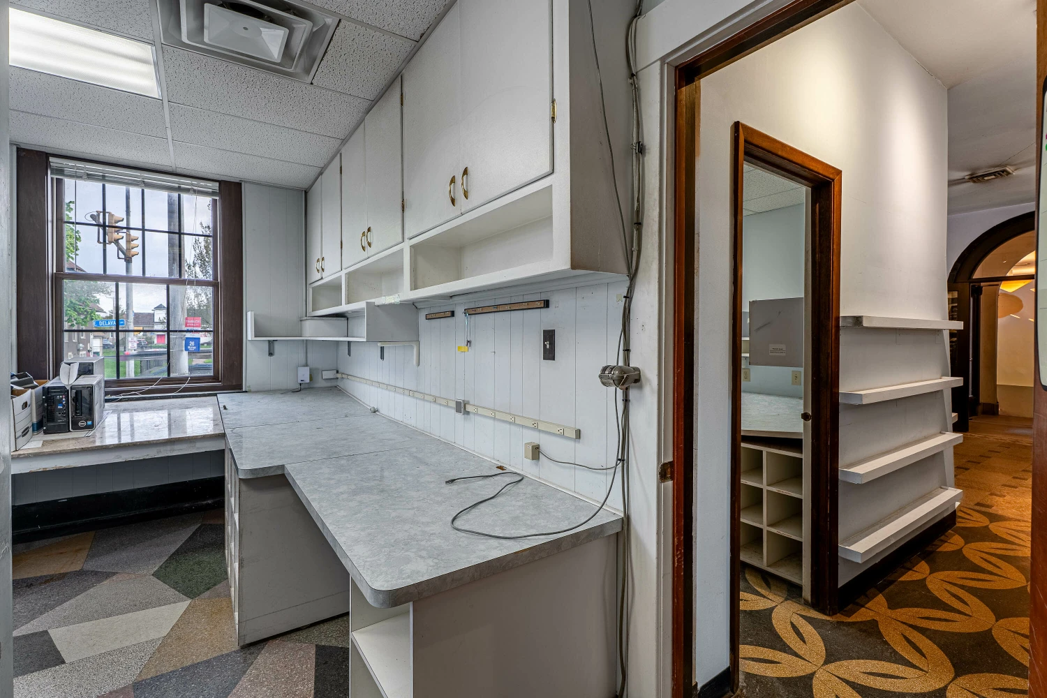 1085 E Delavan Ave - 21,400+/- SF Retail/Industrial Space