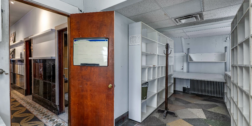 1085 E Delavan Ave - 21,400+/- SF Retail/Industrial Space