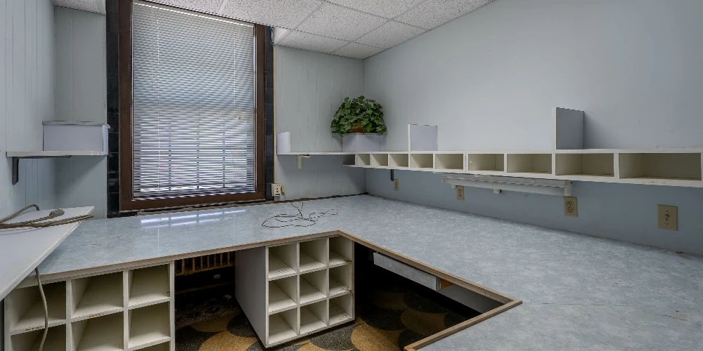 1085 E Delavan Ave - 21,400+/- SF Retail/Industrial Space