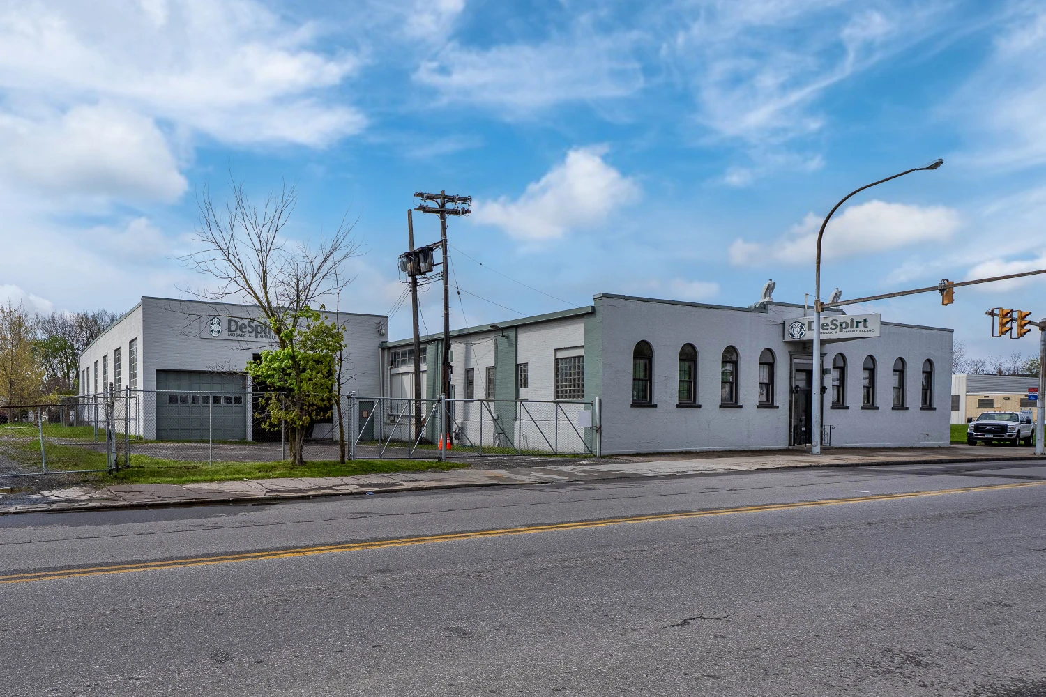 1085 E Delavan Ave - 21,400+/- SF Retail/Industrial Space