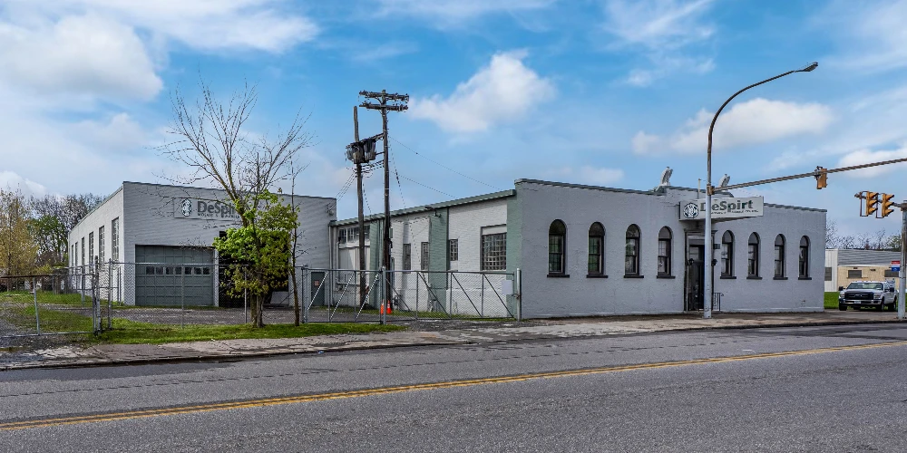 1085 E Delavan Ave - 21,400+/- SF Retail/Industrial Space