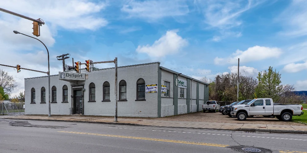 1085 E Delavan Ave - 21,400+/- SF Retail/Industrial Space