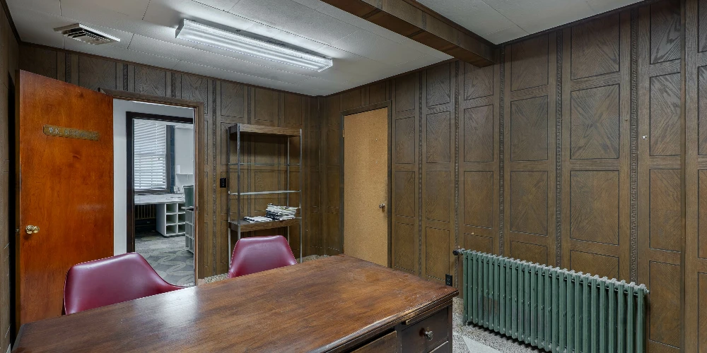 1085 E Delavan Ave - 21,400+/- SF Retail/Industrial Space