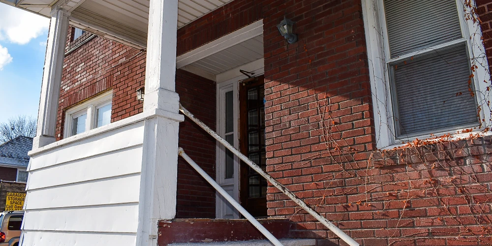 327 Main St