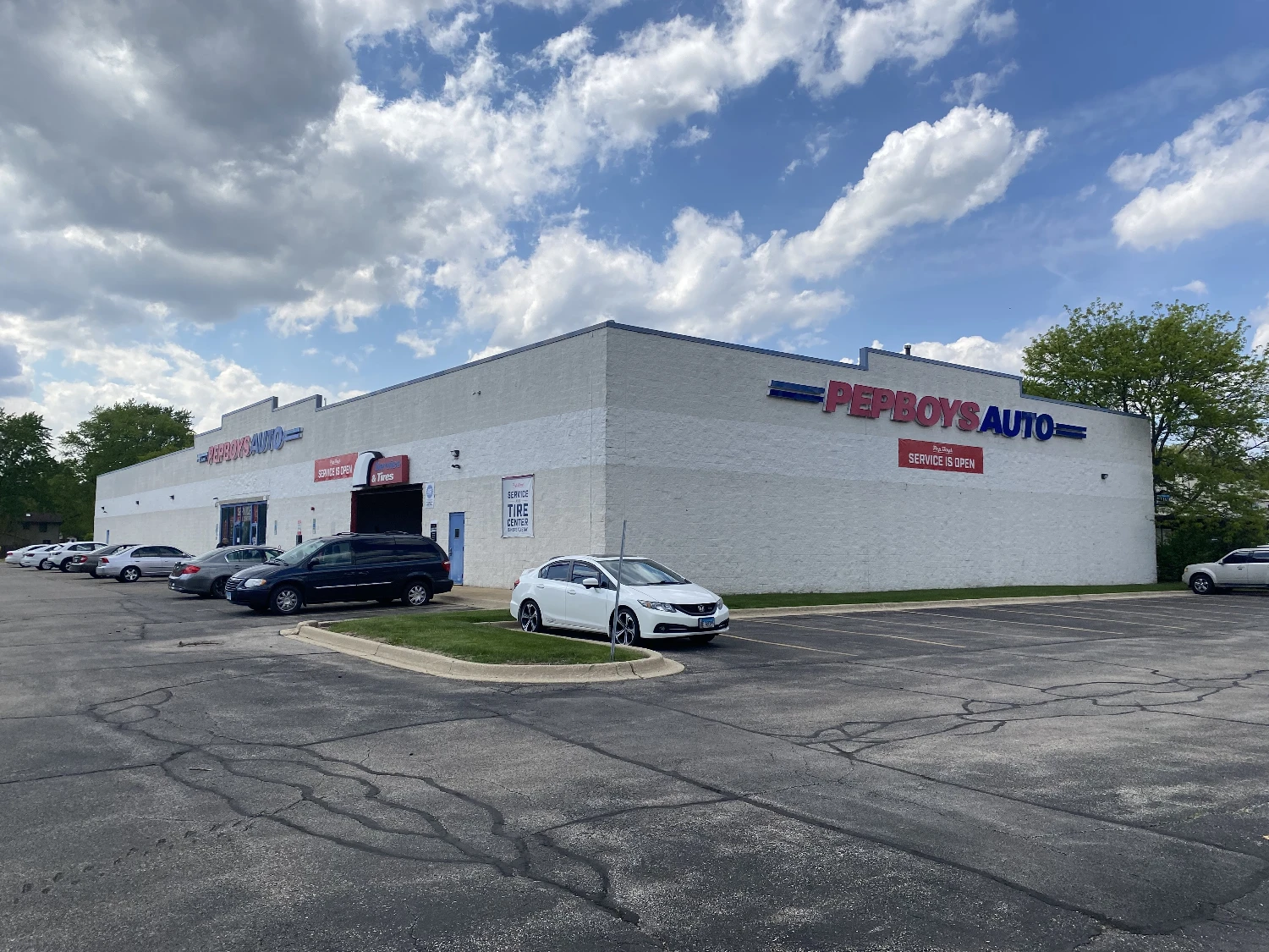 160 N Barrington