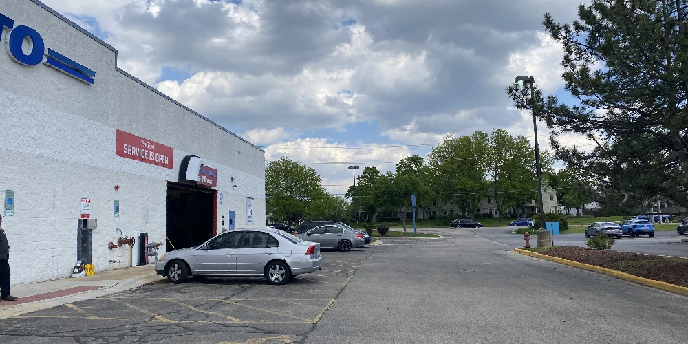 160 N Barrington