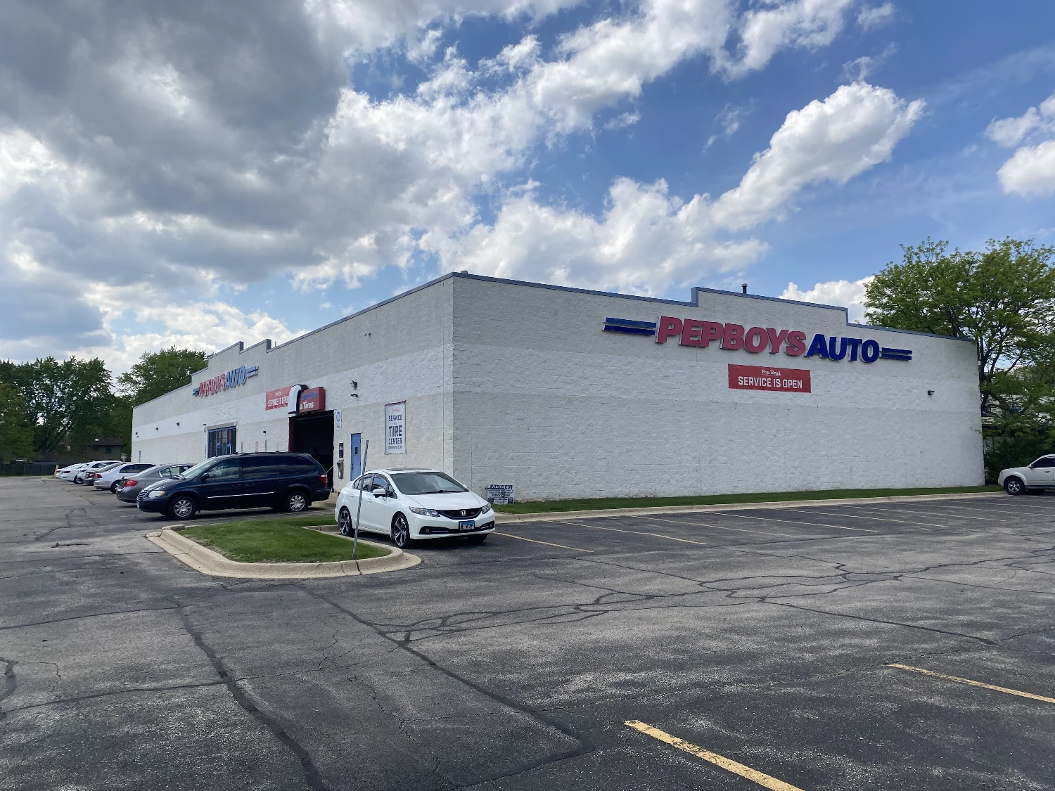 160 N Barrington