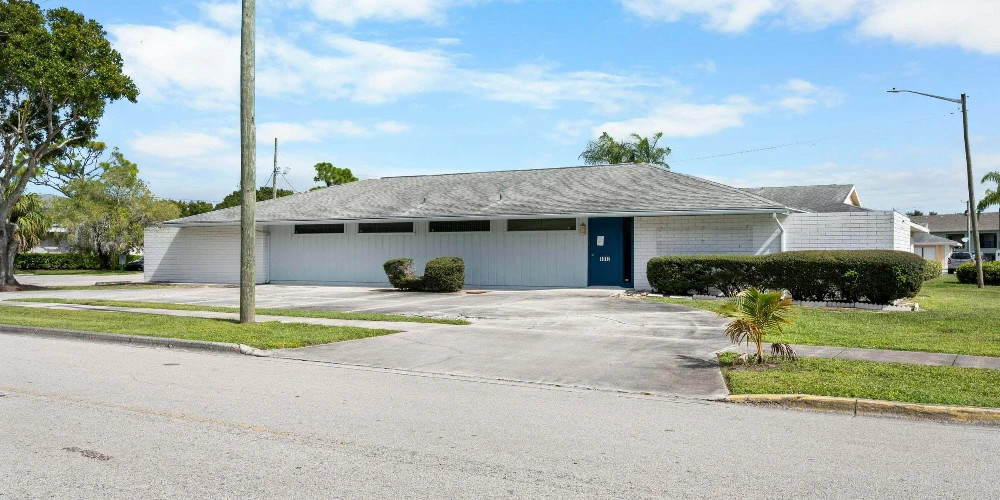 Turn-Key Medical Office: Steps from Lawnwood Medical Center