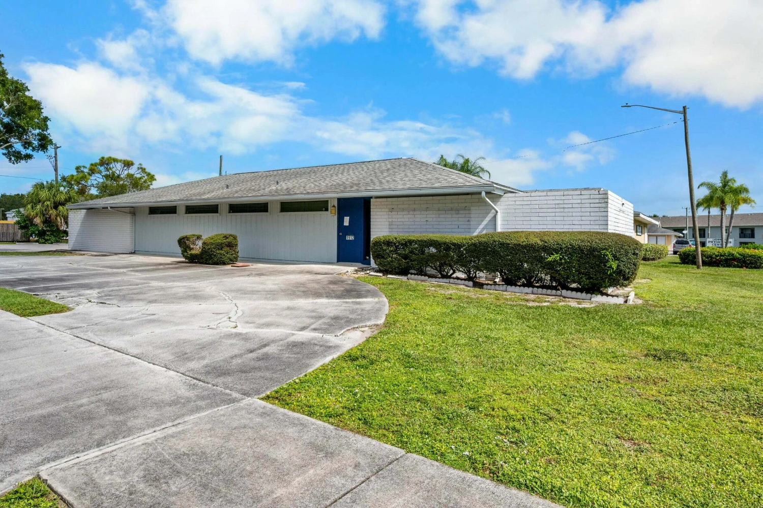 Turn-Key Medical Office: Steps from Lawnwood Medical Center
