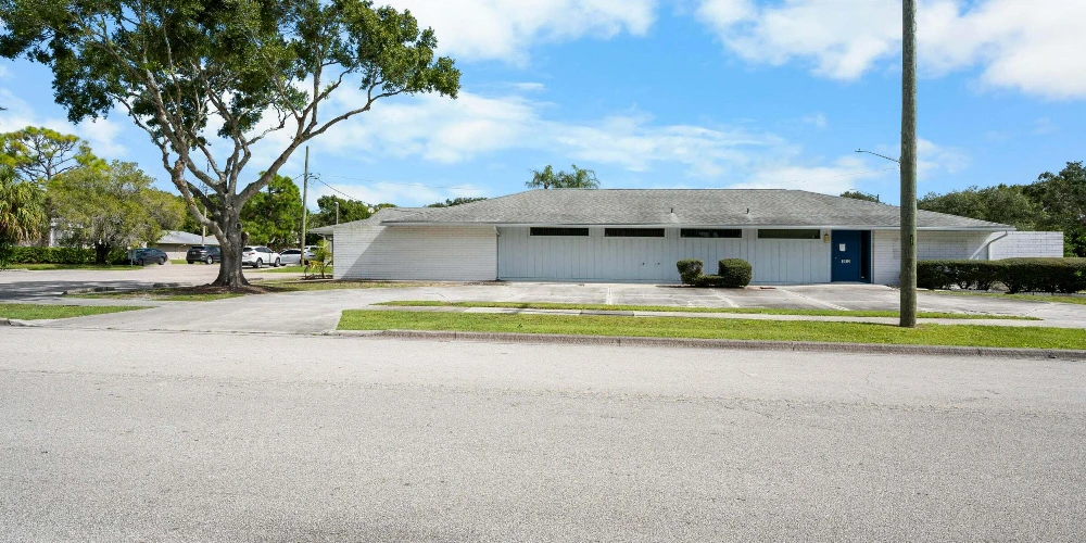 Turn-Key Medical Office: Steps from Lawnwood Medical Center