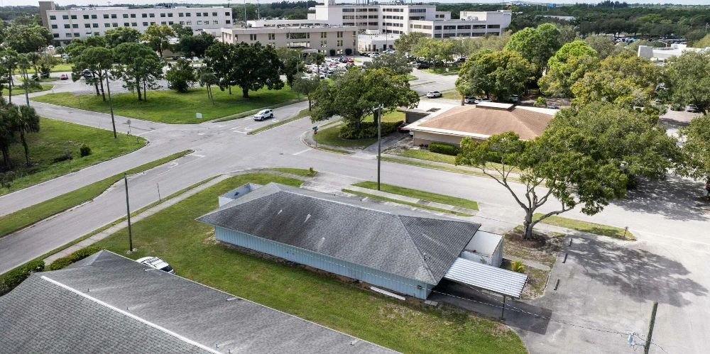 Turn-Key Medical Office: Steps from Lawnwood Medical Center