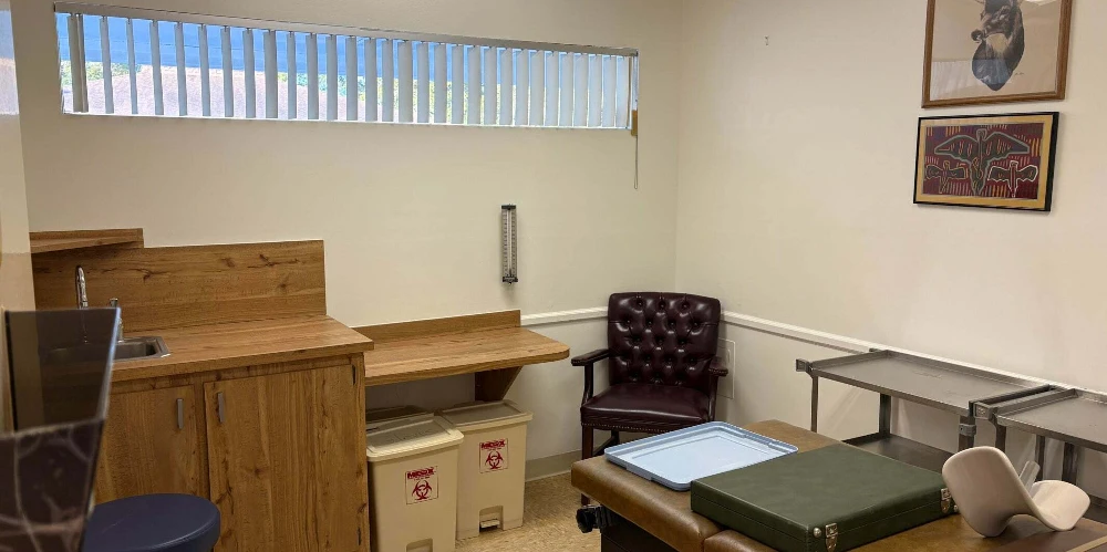 Turn-Key Medical Office: Steps from Lawnwood Medical Center