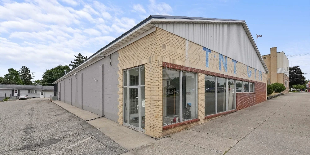 10,500 SF Downtown Retail Building & 50 Space Parking Lot
