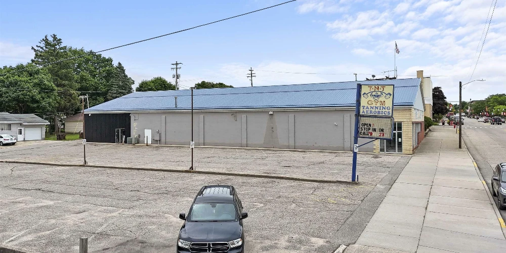 10,500 SF Downtown Retail Building & 50 Space Parking Lot