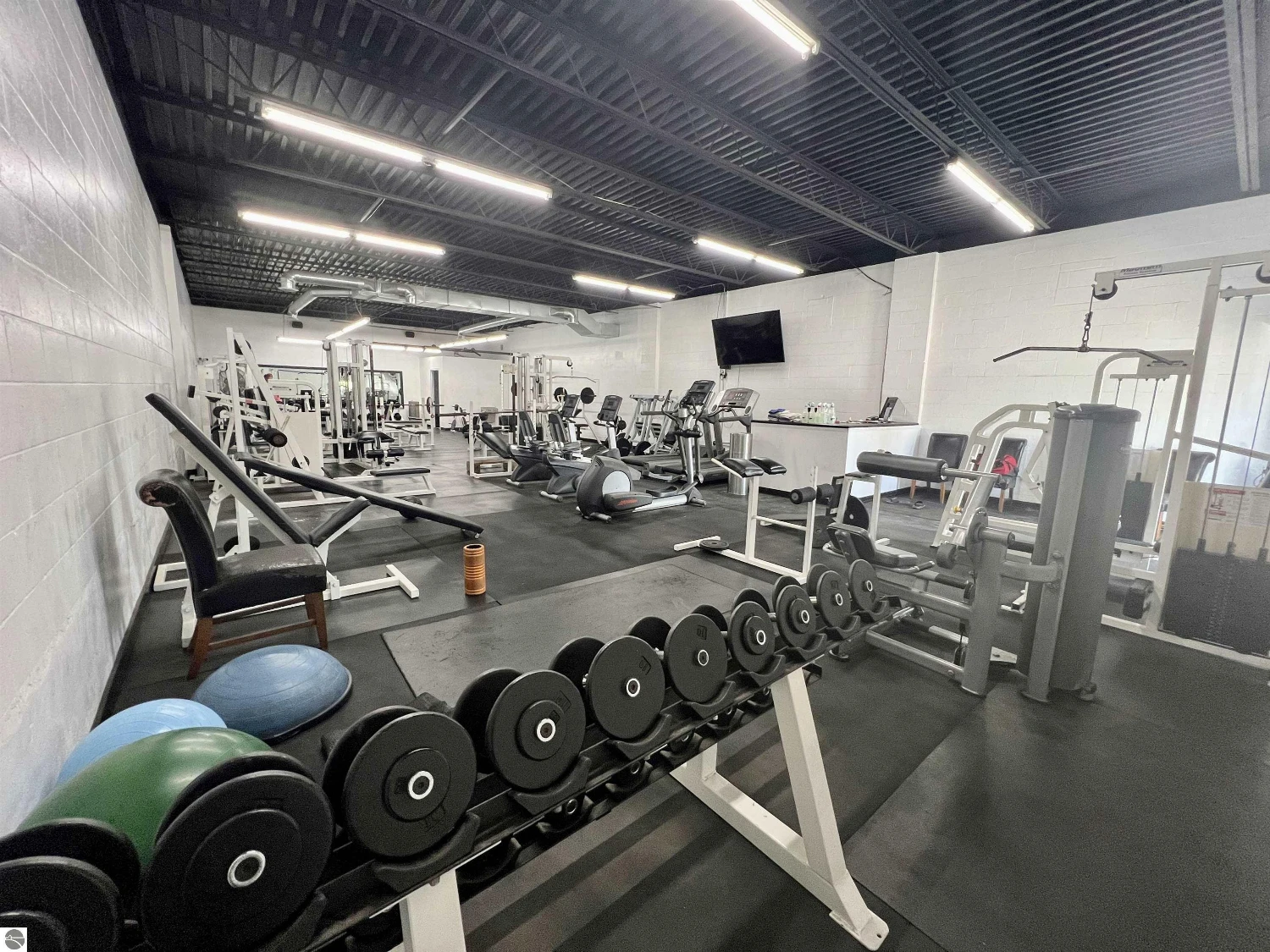 10,500 SF Downtown Retail Building & 50 Space Parking Lot
