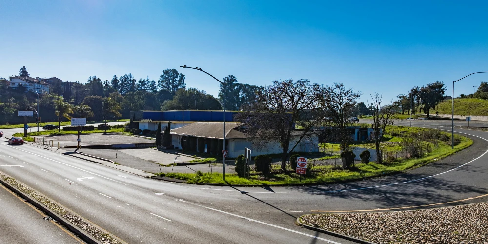 709 & 711 Admiral Callaghan Ln