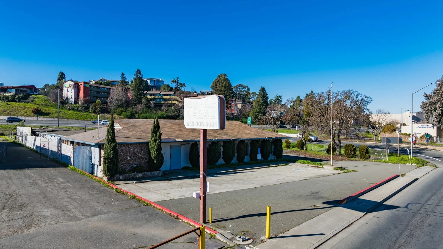 709 & 711 Admiral Callaghan Ln