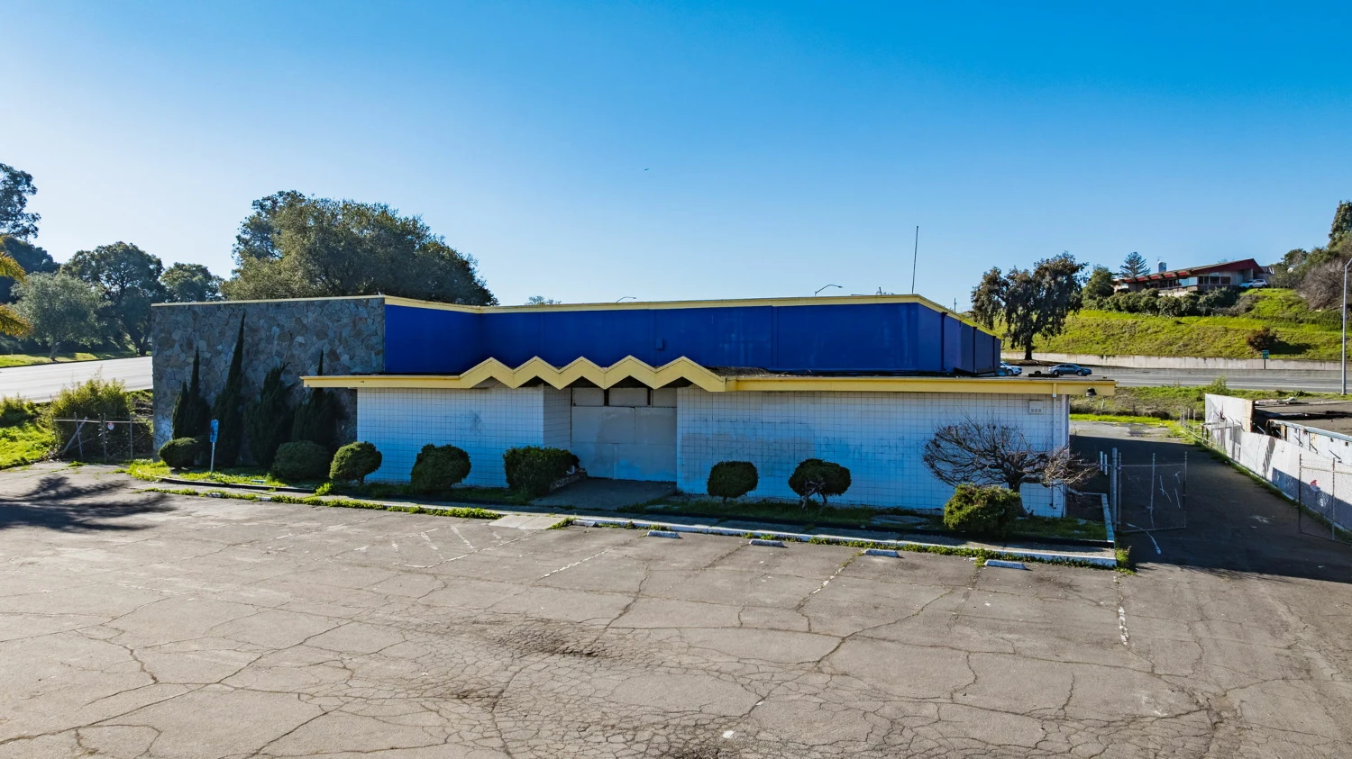 709 & 711 Admiral Callaghan Ln