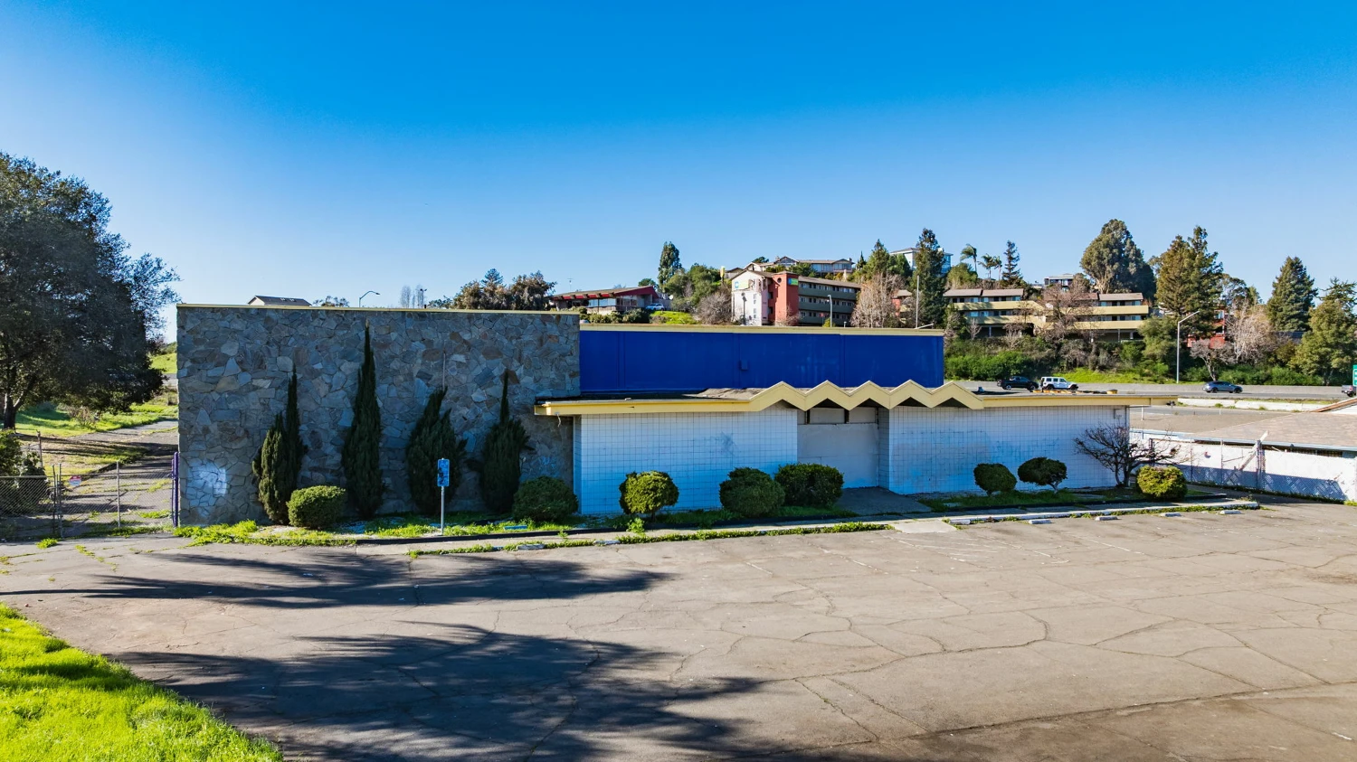 709 & 711 Admiral Callaghan Ln