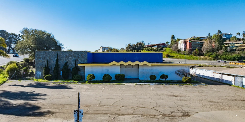 709 & 711 Admiral Callaghan Ln