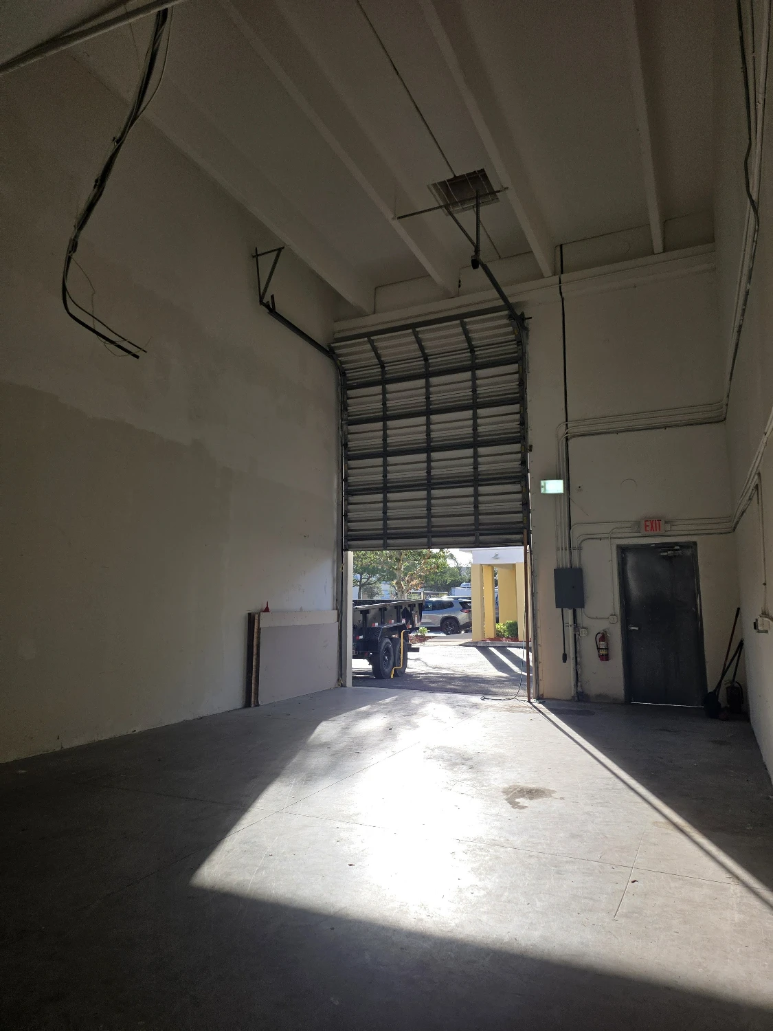 Contractor's Business Park: 1800sf Flex Condo for Sale or Lease
