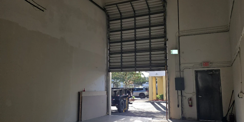 Contractor's Business Park: 1800sf Flex Condo for Sale or Lease