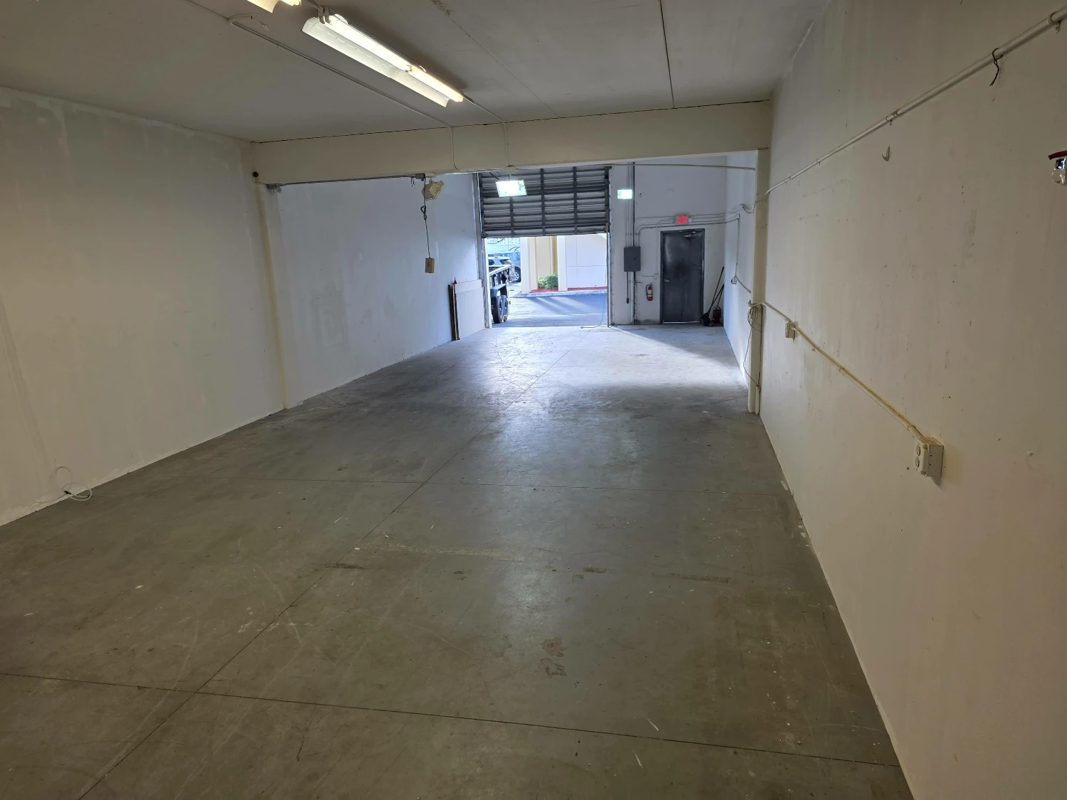 Contractor's Business Park: 1800sf Flex Condo for Sale or Lease