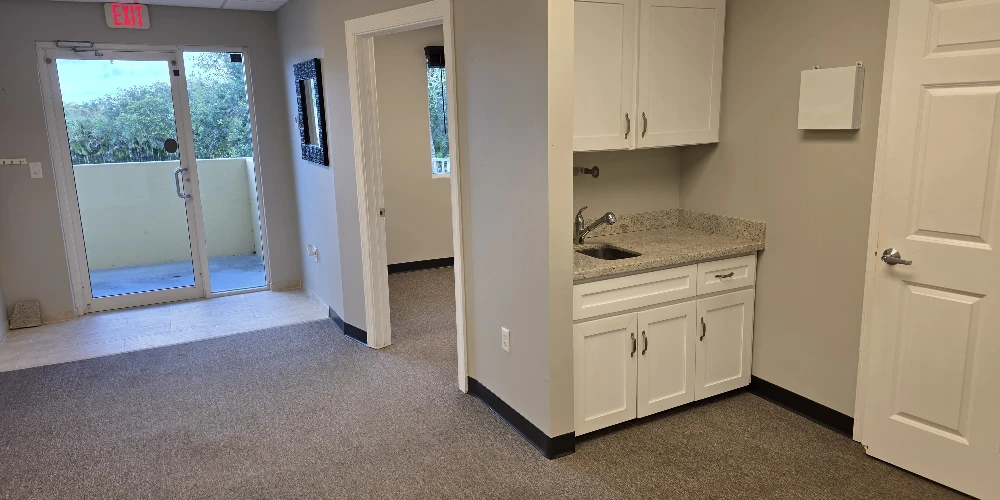 Contractor's Business Park: 1800sf Flex Condo for Sale or Lease