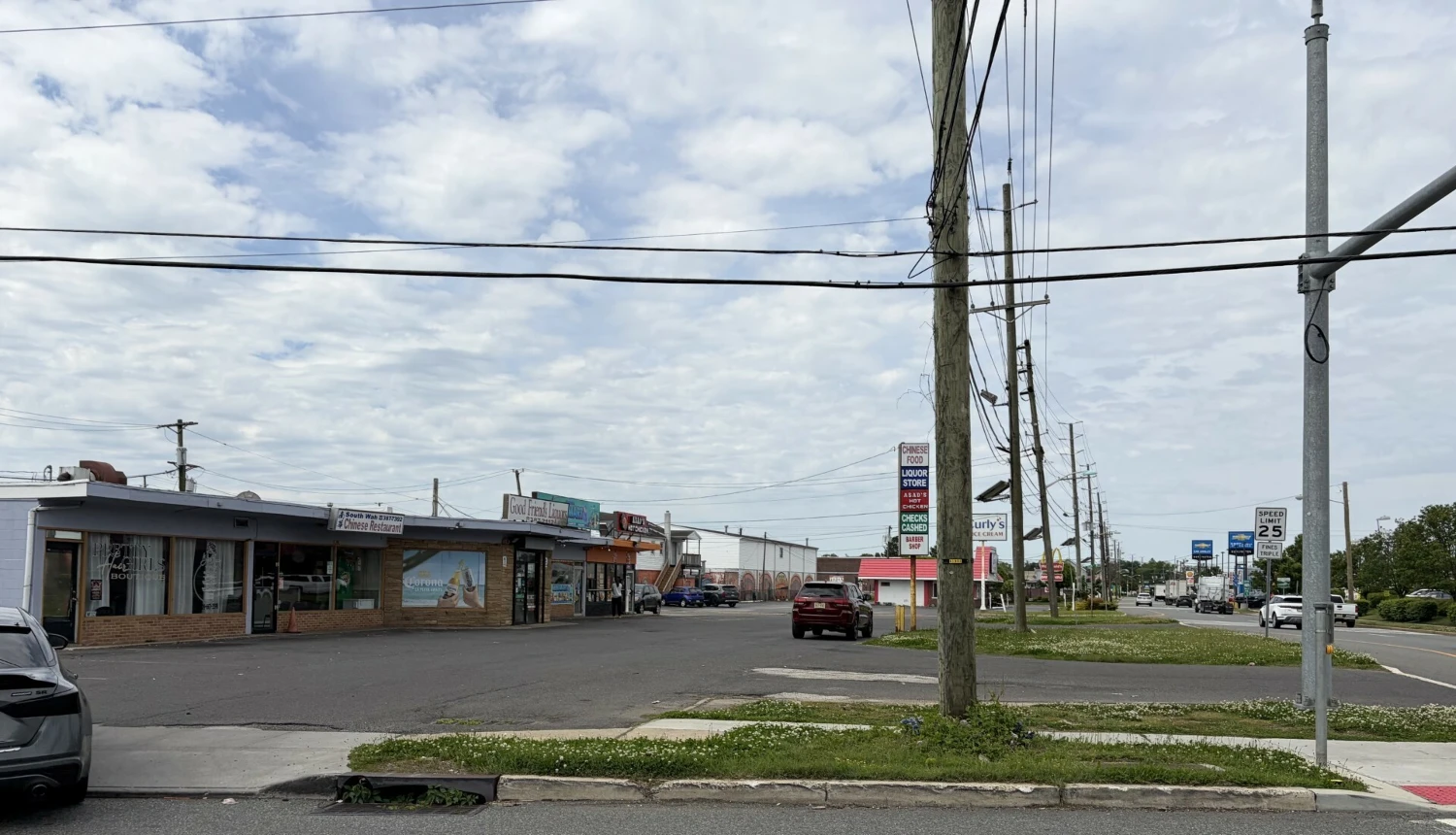 Retail Fast Food Establishment For Sale or Lease