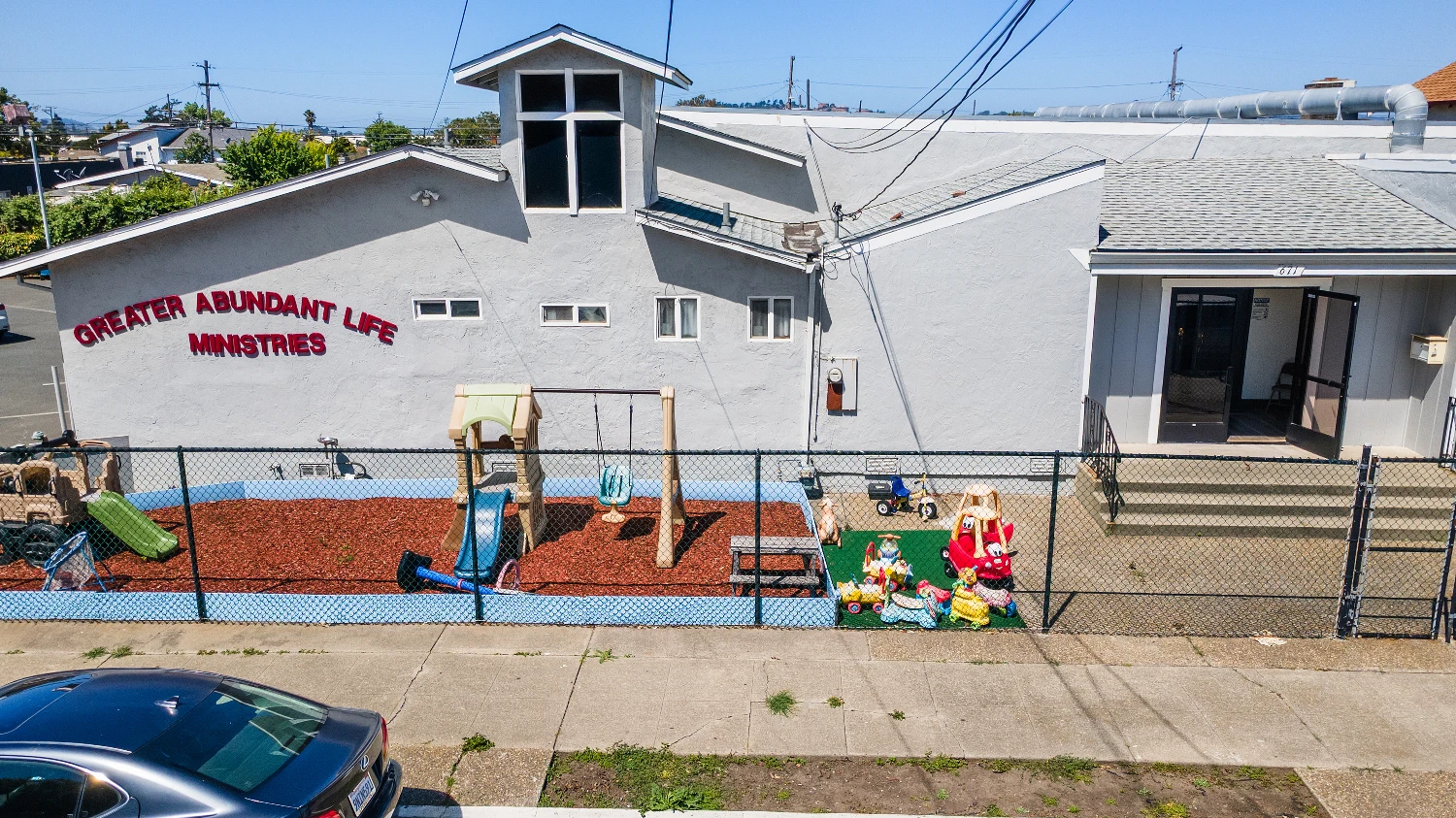 Richmond CA Church & Childcare Space For Sale | 671 9th St