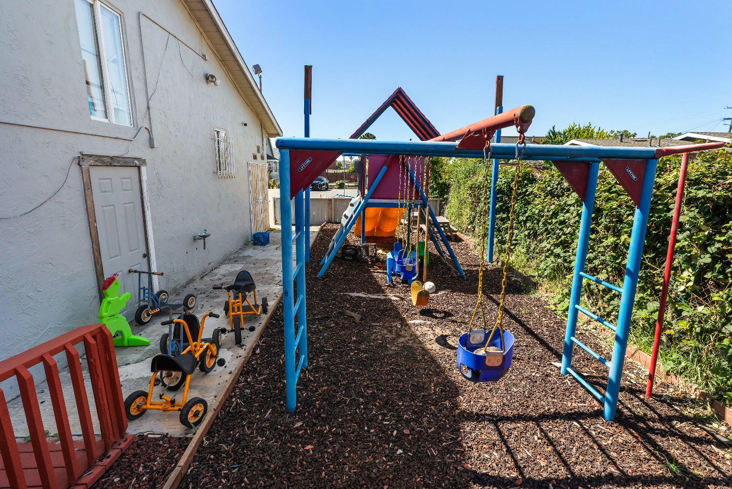 Richmond CA Church & Childcare Space For Sale | 671 9th St