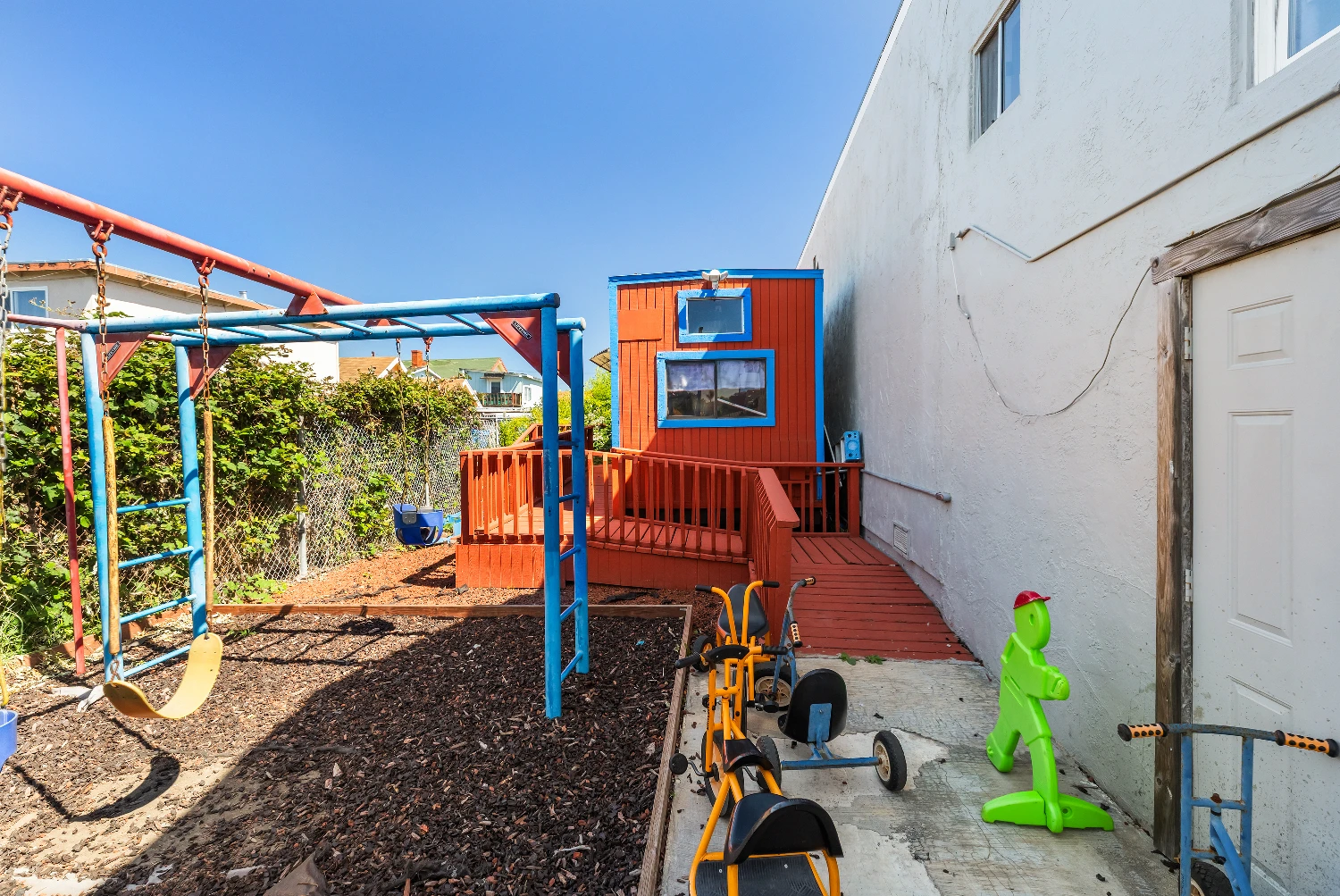 Richmond CA Church & Childcare Space For Sale | 671 9th St
